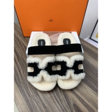 Hermes Slippers